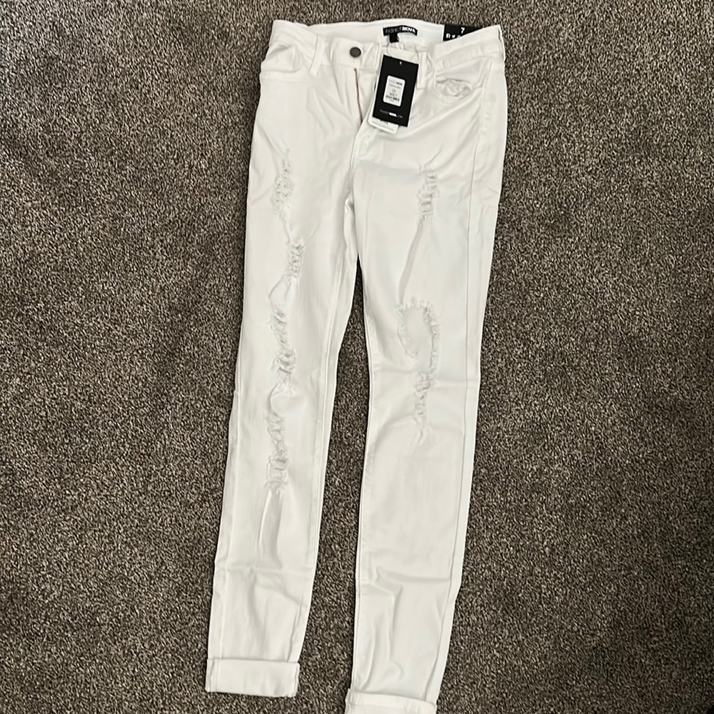 Fashion nova brand new pants size 7